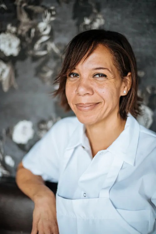 Nina Compton headshot